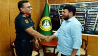 রাসিক প্রশাসকের সঙ্গে কারা প্রশিক্ষণ কেন্দ্রের কমান্ড্যান্টের সৌজন্য সাক্ষাৎ