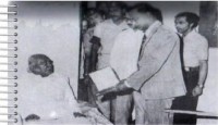 অস্ত্র ও অক্ষরের অবিনাশী যুগলবন্দি